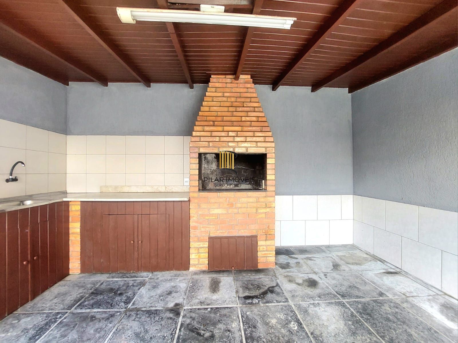 Casa mobiliada dois dormitórios e vaga no bairro  Hipica.