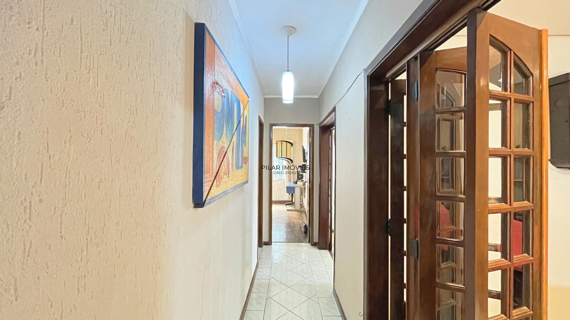 Casa de 156m², com 3 dormitórios, 1 suíte em terreno de 450m²; na Vila Nova