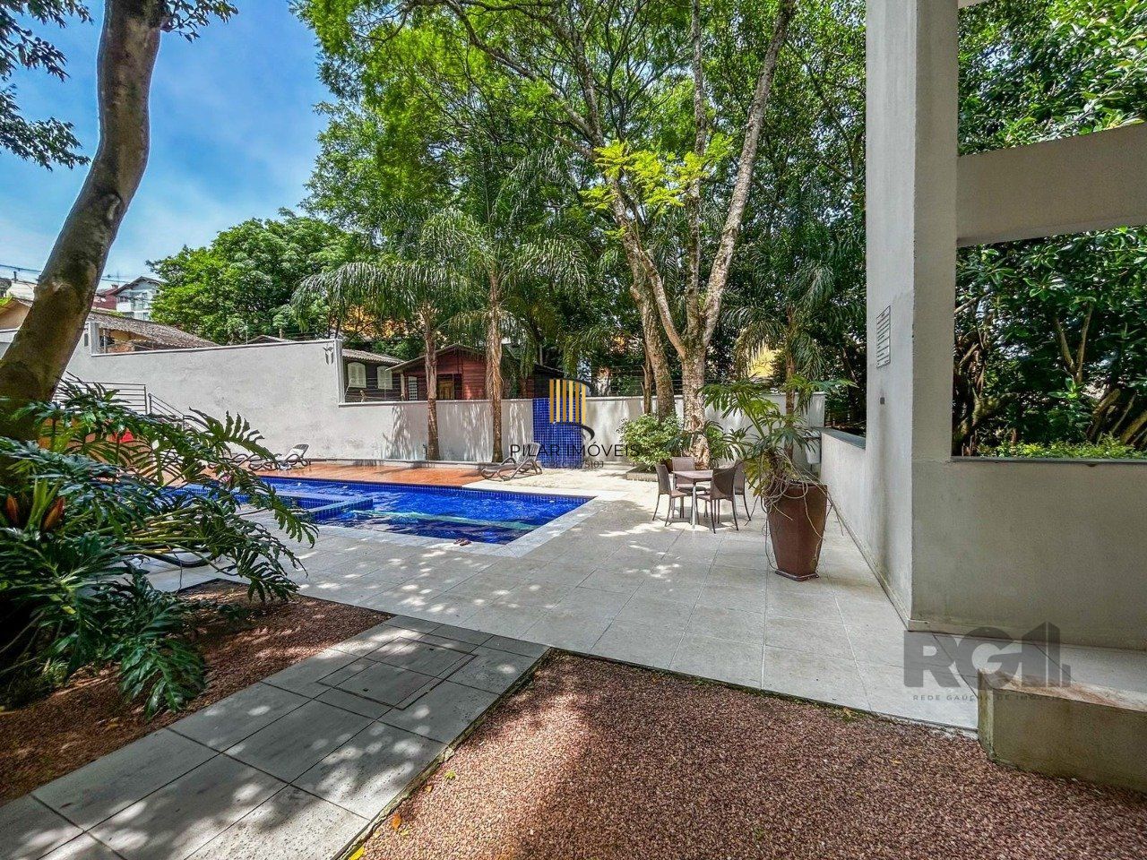 Apartamento de 02 dormitórios no Bairro Tristeza em Porto Alegre/RS