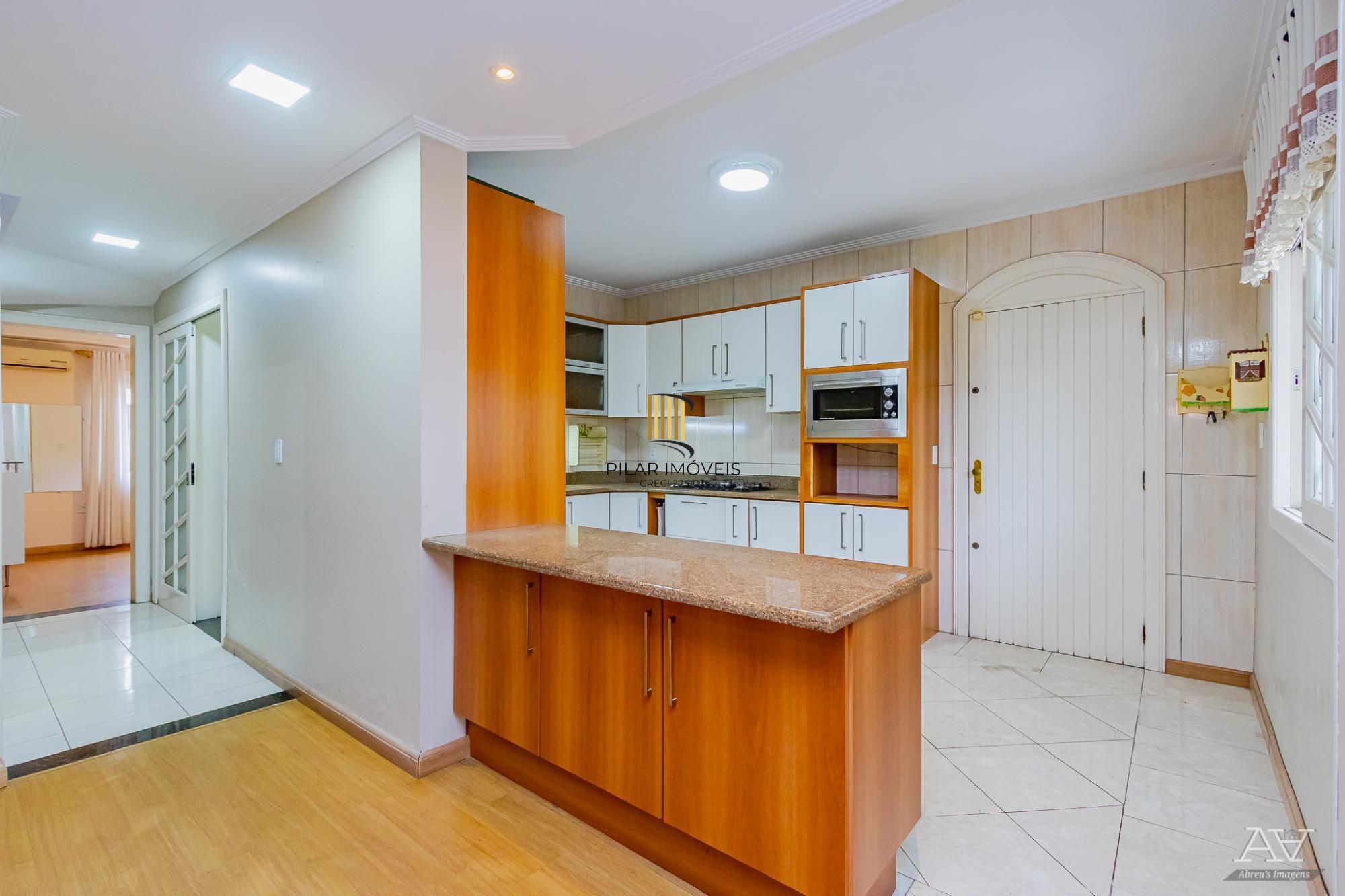 Linda Casa com 3 suítes no Santa Fé