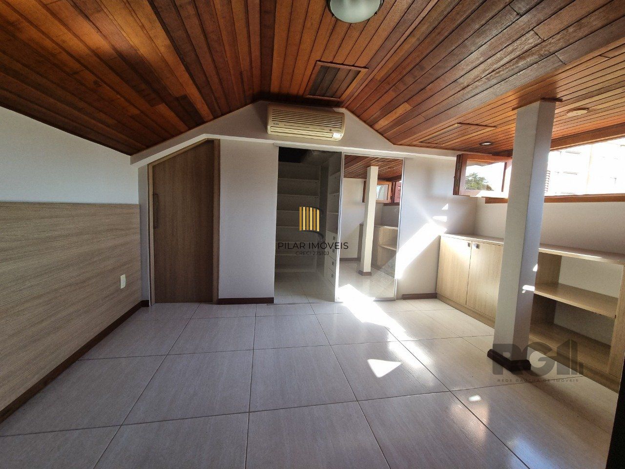 Casa Cond 5 dorm, 3 WC, piscina, jadim grande, cavalhada, Porto Alegre, RS