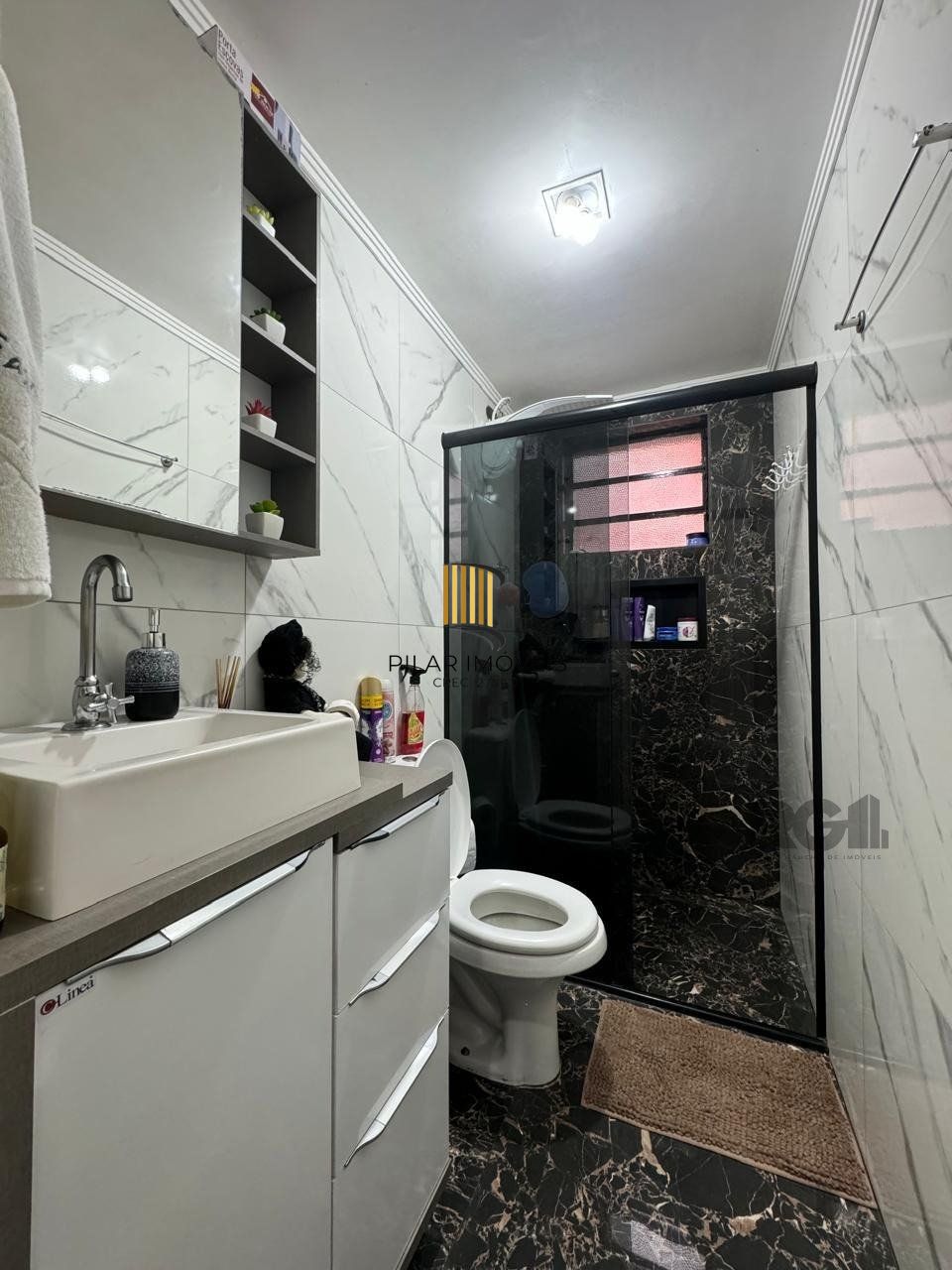 Apartamento com 02 quartos no Bairro Rubem Berta, Porto Alegre -