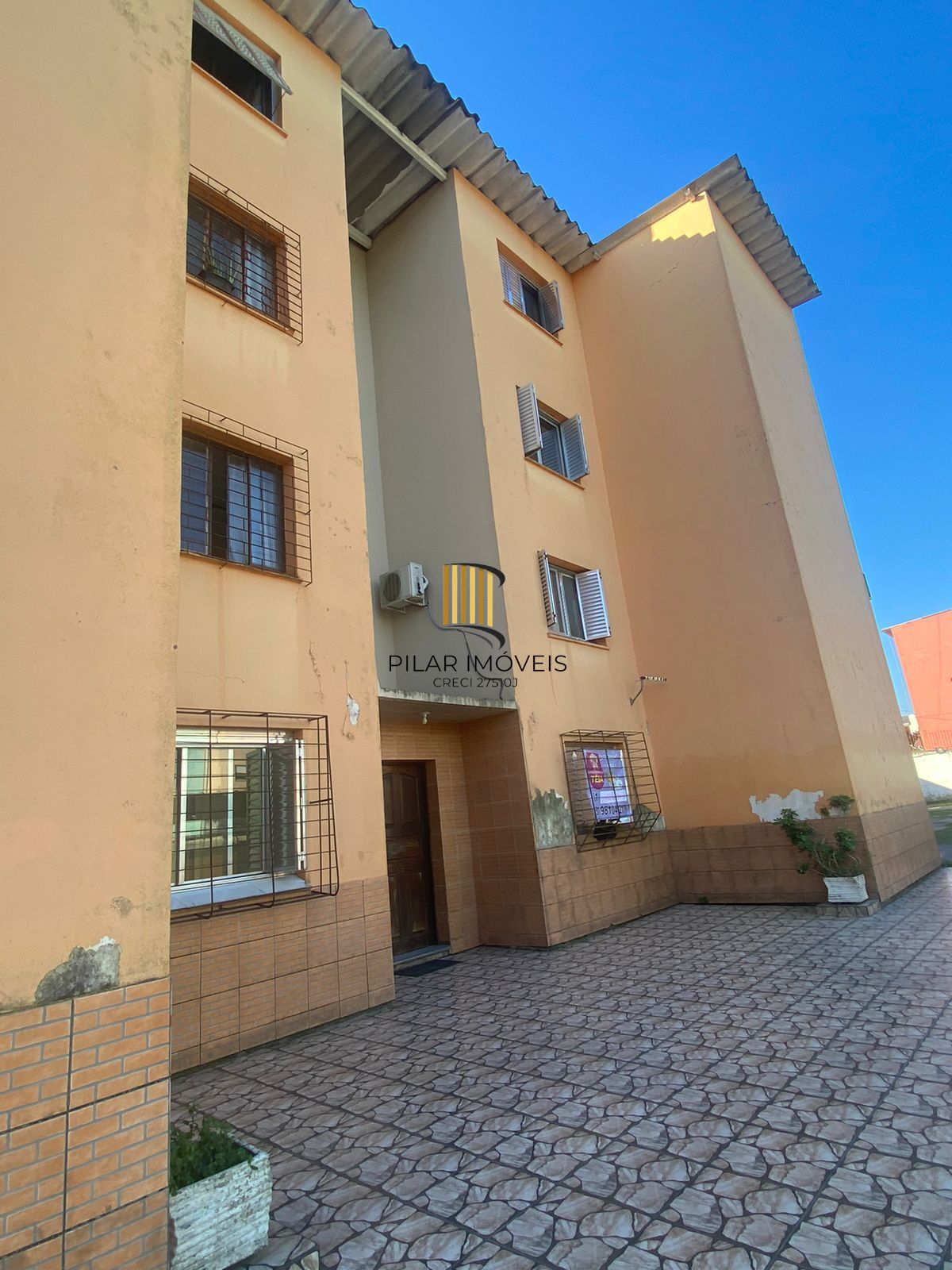 Apartamento com 02 quarto e 01 vaga, no Bairro Santa Rosa de Lima em POA