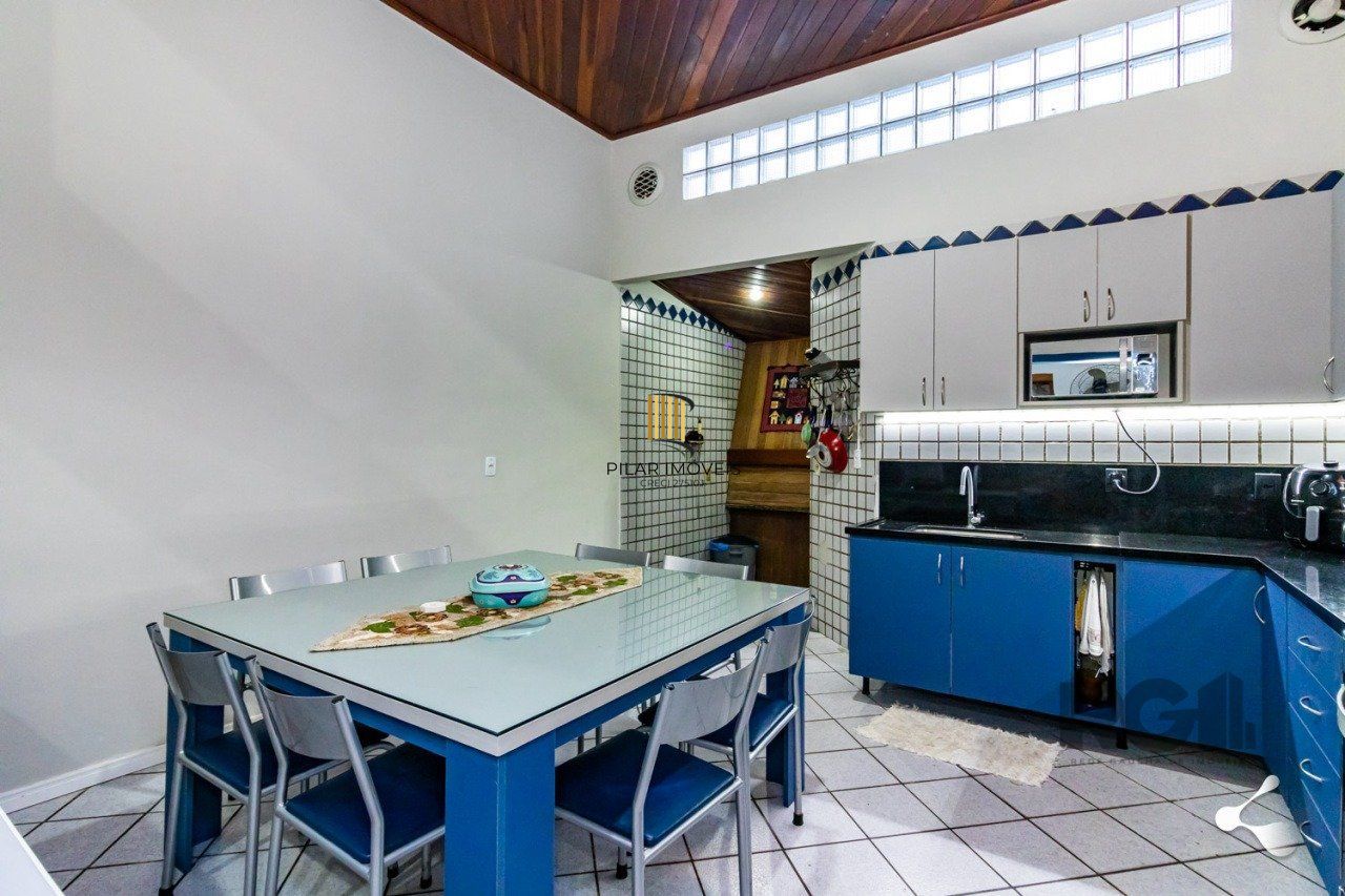 CASA, 4 DORMITÓRIOS, 3 SUÍTES, 2 VAGAS DE GARAGEM, BAIRRO IPANEMA, PORTO ALEGRE/RS