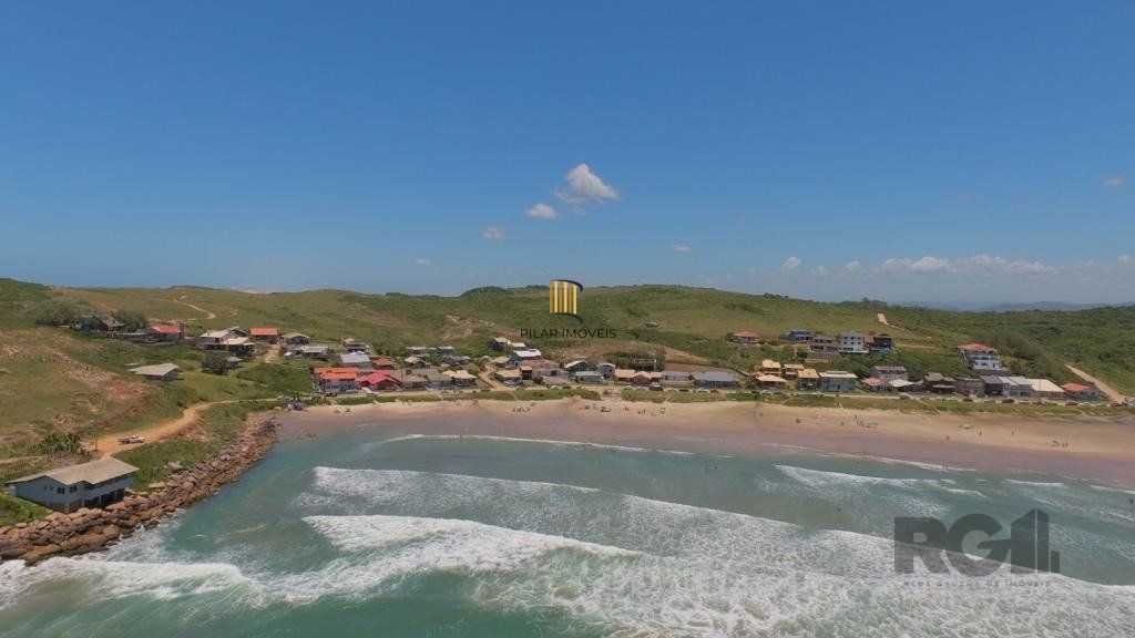 Casa 3 dormitórios, 3 vagas, churrasqueira na Praia da Tereza em Laguna/SC - Pilar Imóveis