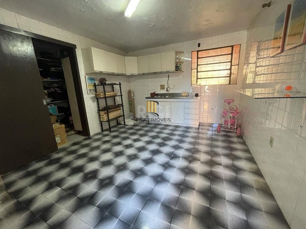 Casa para Venda - 400m², 5 dormitórios, sendo 3 suites, 4 vagas - Ipanema PORTO ALEGRE /RS
