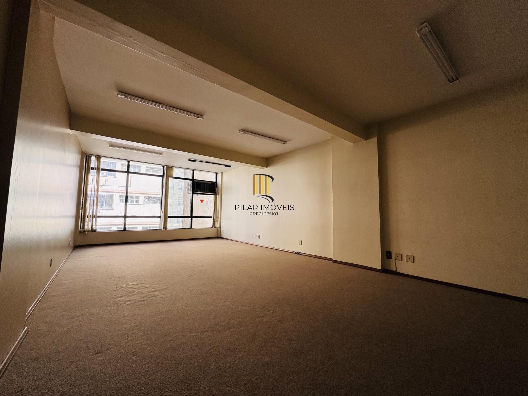 Sala Comercial 1 dormitório no bairro Centro Histórico