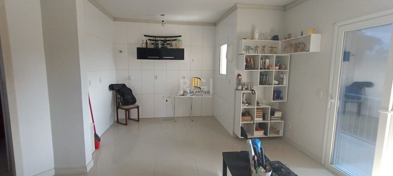 Casa para Venda - 250m², 3 dormitórios, sendo 1 suites, 2 vagas - Vila Nova, Porto Alegre