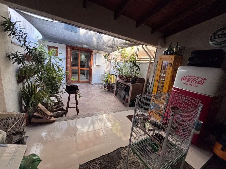 Casa 3 dormitórios no bairro Guarujá