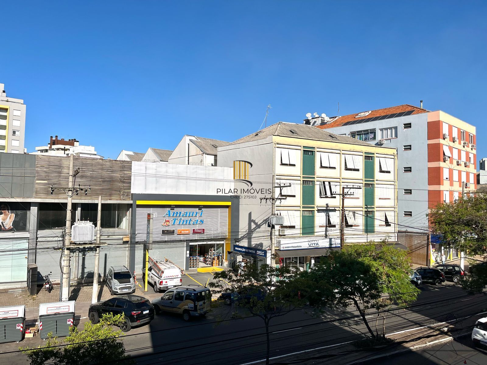 Apartamento 2 Dormitórios com Sacada e Pátio - Excelente Localização
