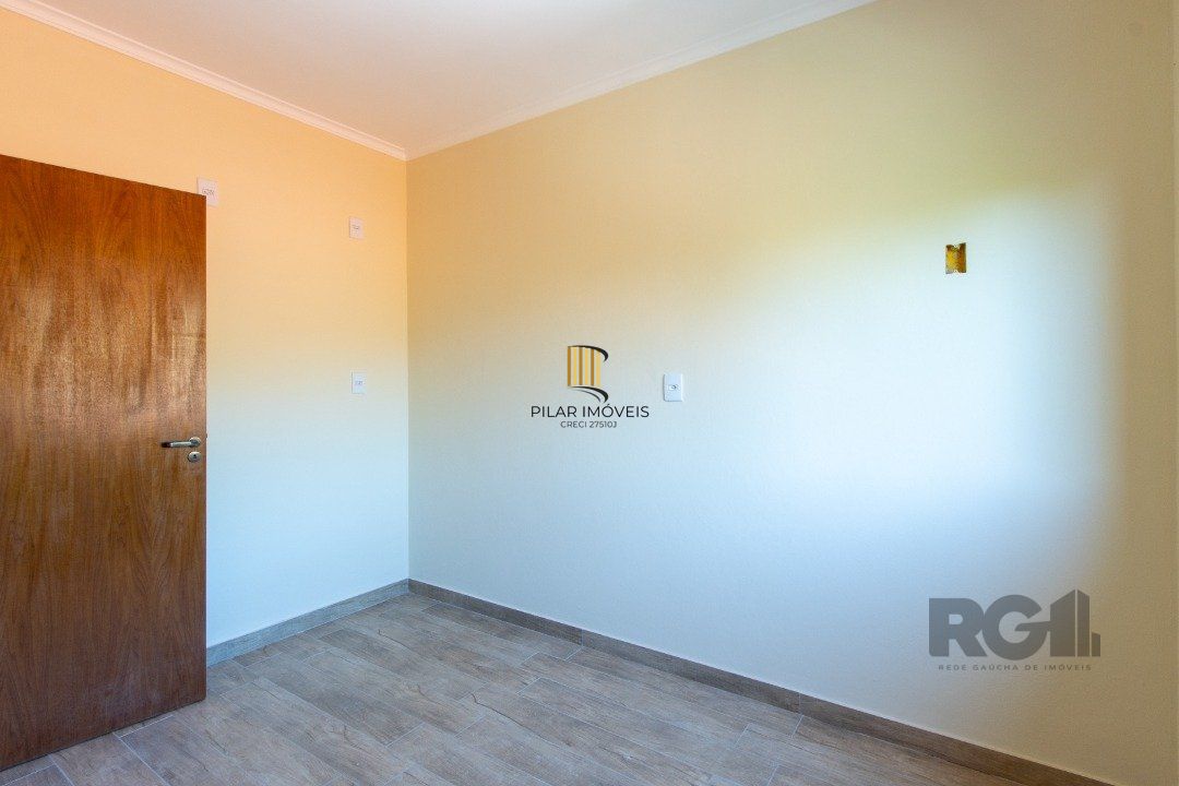 LINDA CASA EM CONDOMÍNIO JUNTO À NATUREZA