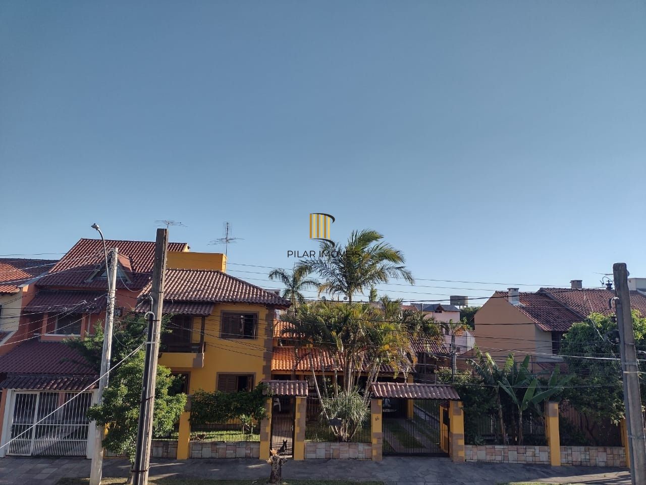 Casa para Venda - 693.6m², 5 dormitórios, sendo 3 suites, 4 vagas - Hípica