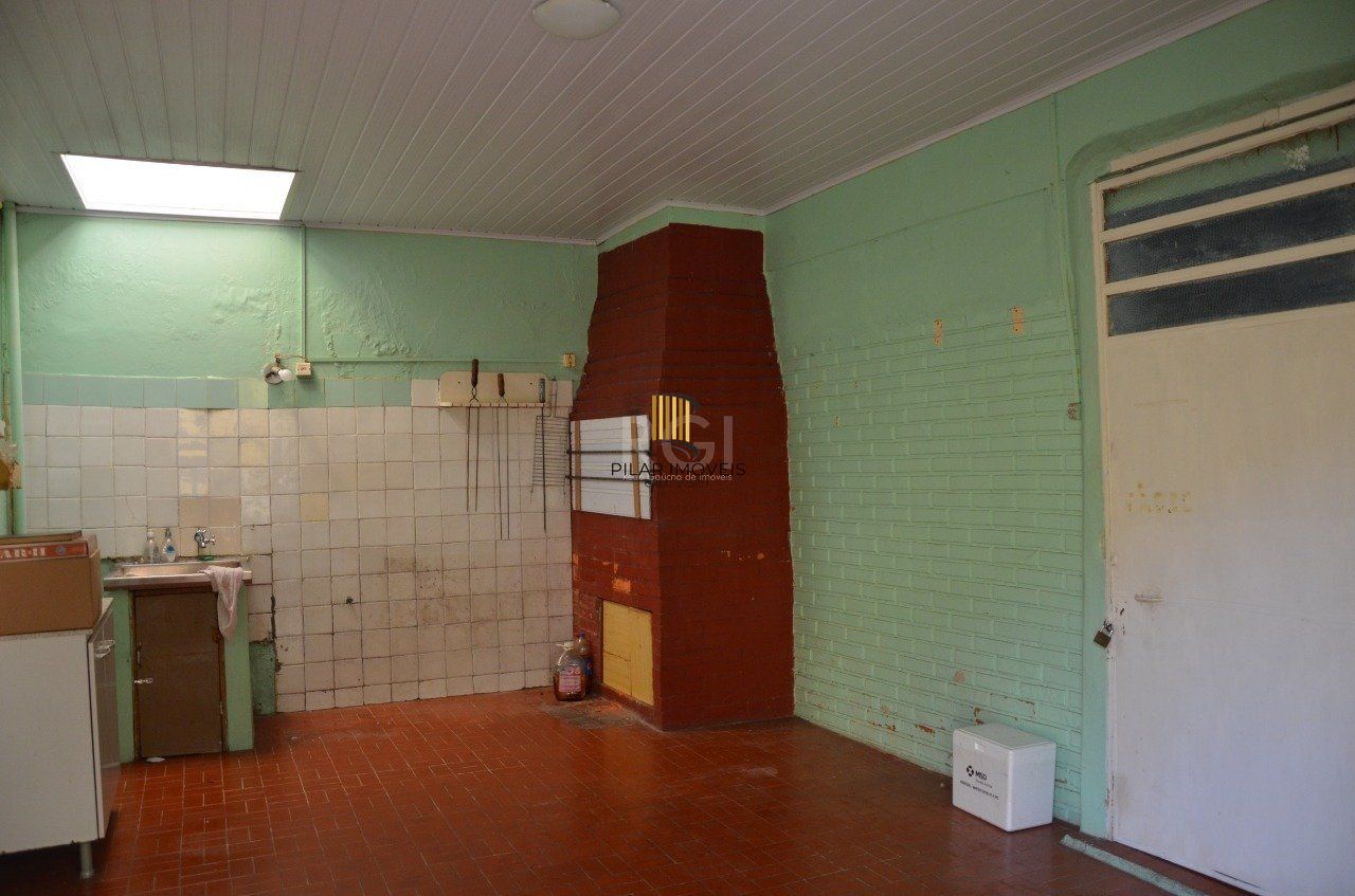 Casa Com 5 dormitórios no Bairro Partenon