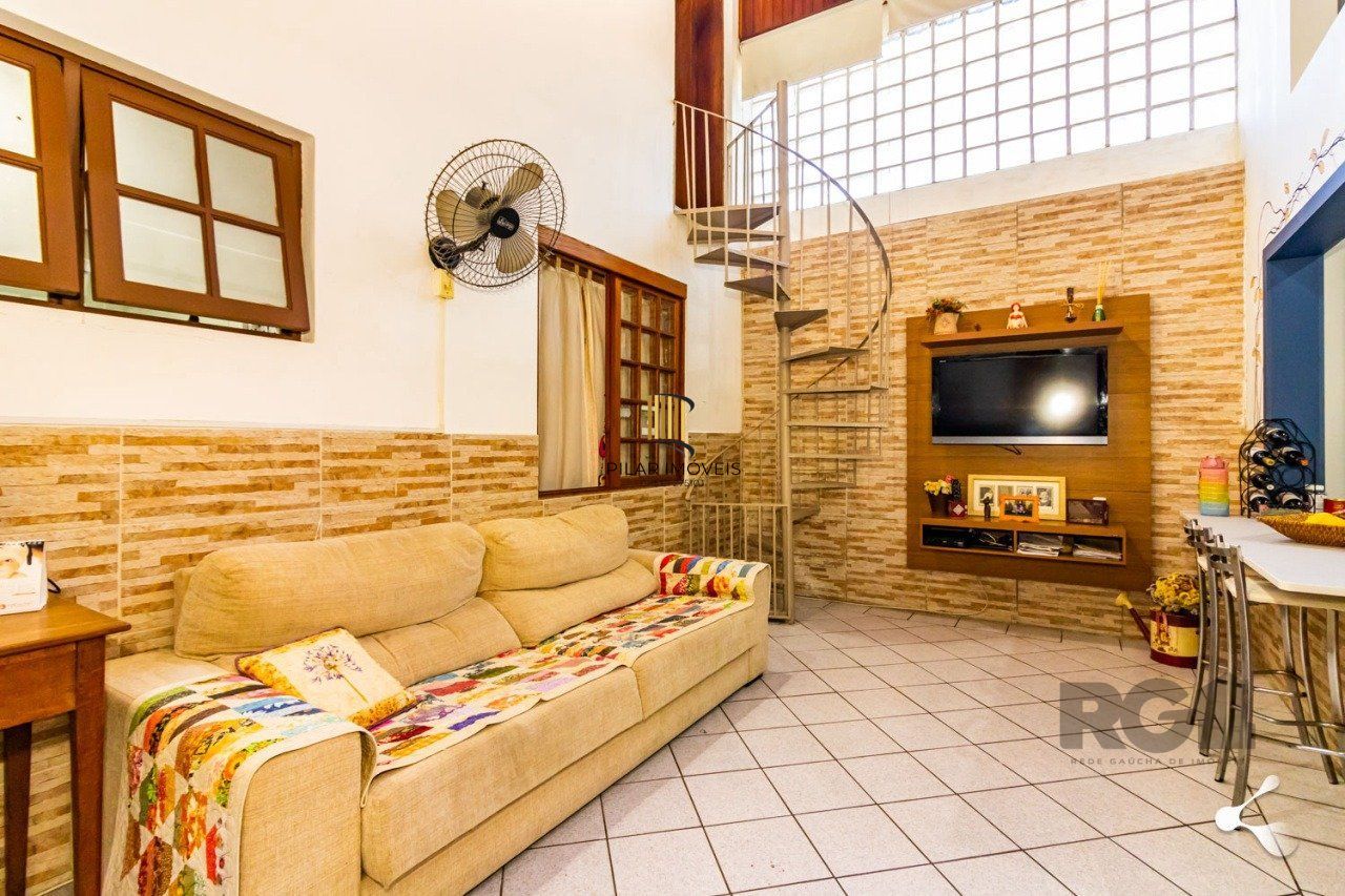 CASA, 4 DORMITÓRIOS, 3 SUÍTES, 2 VAGAS DE GARAGEM, BAIRRO IPANEMA, PORTO ALEGRE/RS