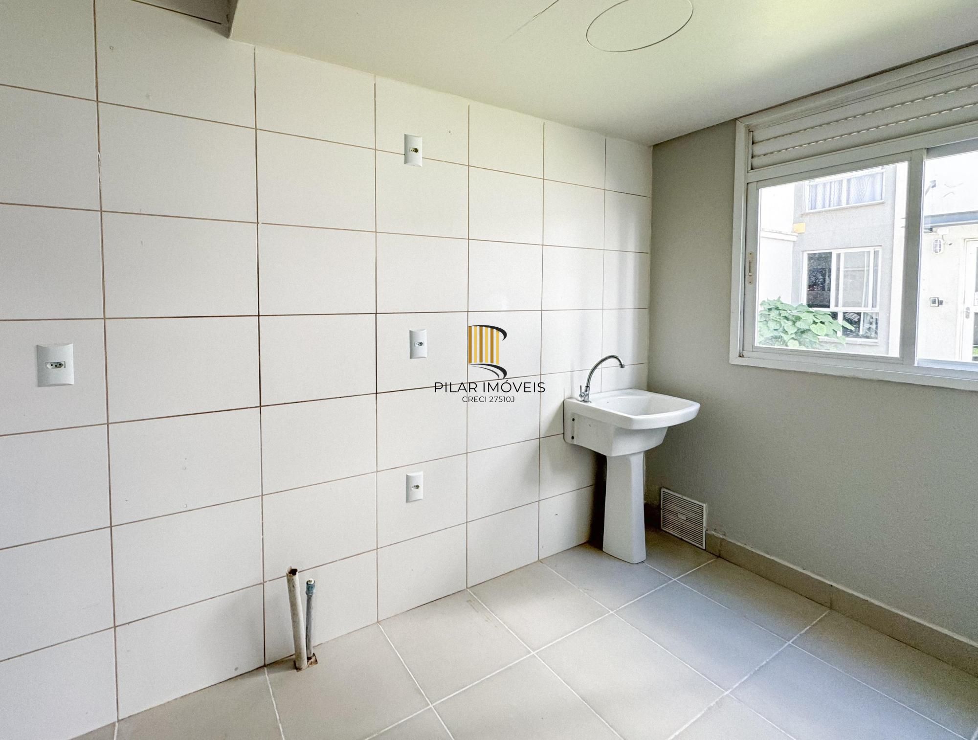 Apartamento com 02 quartos e 01 vaga escriturada no Bairro Lomba do Pinheiro