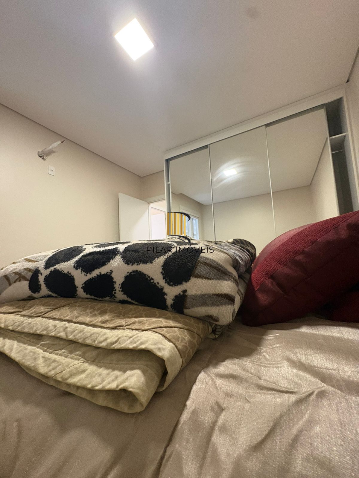 Apartamento com 02 quartos (01 suíte) no Bairro Cidade Baixa em Porto Alegre