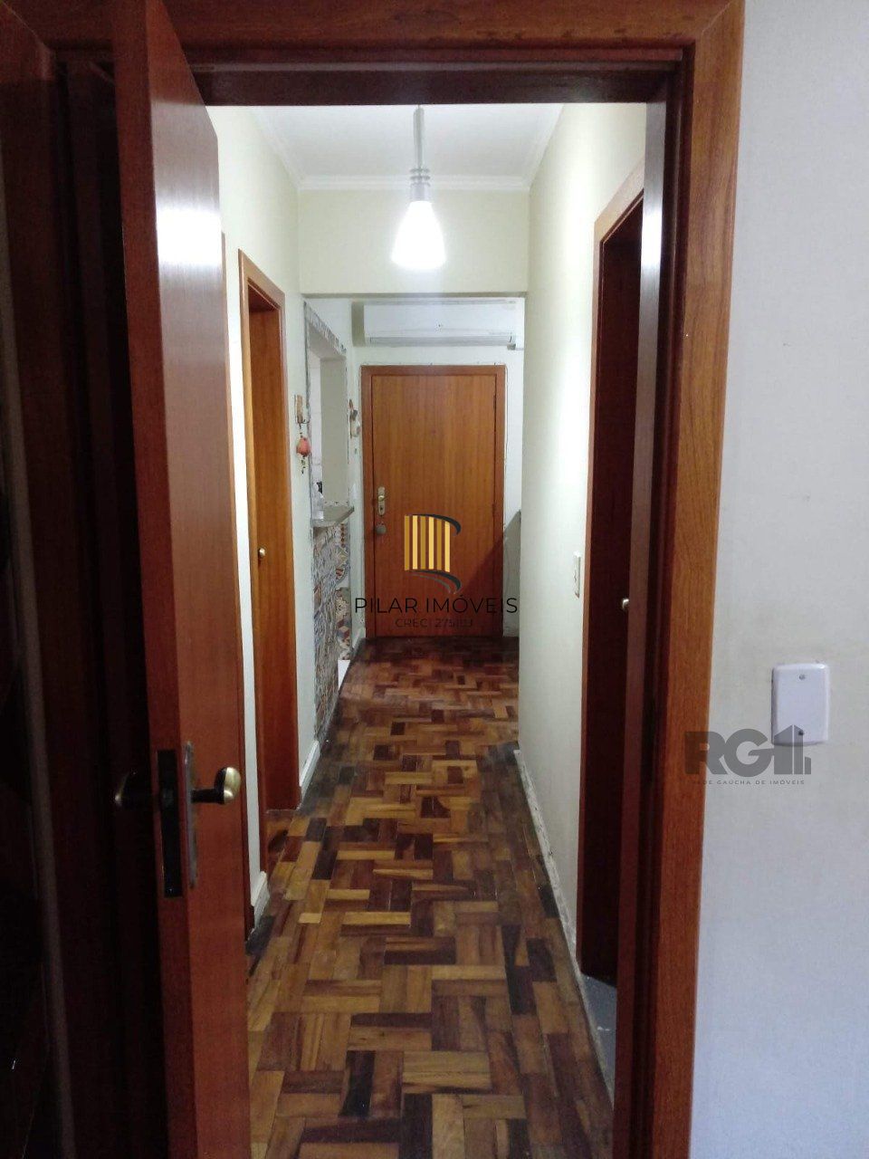 APARTAMENTO COM DOIS QUARTOS NO BAIRRO CAMAQUÃ