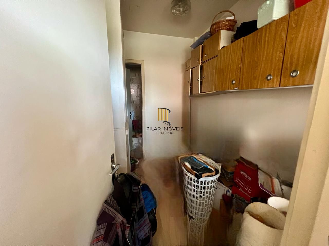 Apartamento 3 dormitorios, 1 suite, 2 vagas de garagem mais dependência de empregada no bairro tristeza.