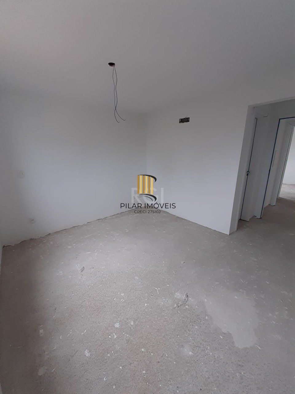 Apartamento para Venda - 90.31m², 2 dormitórios, sendo 2 suites, 2 vagas - Petrópolis