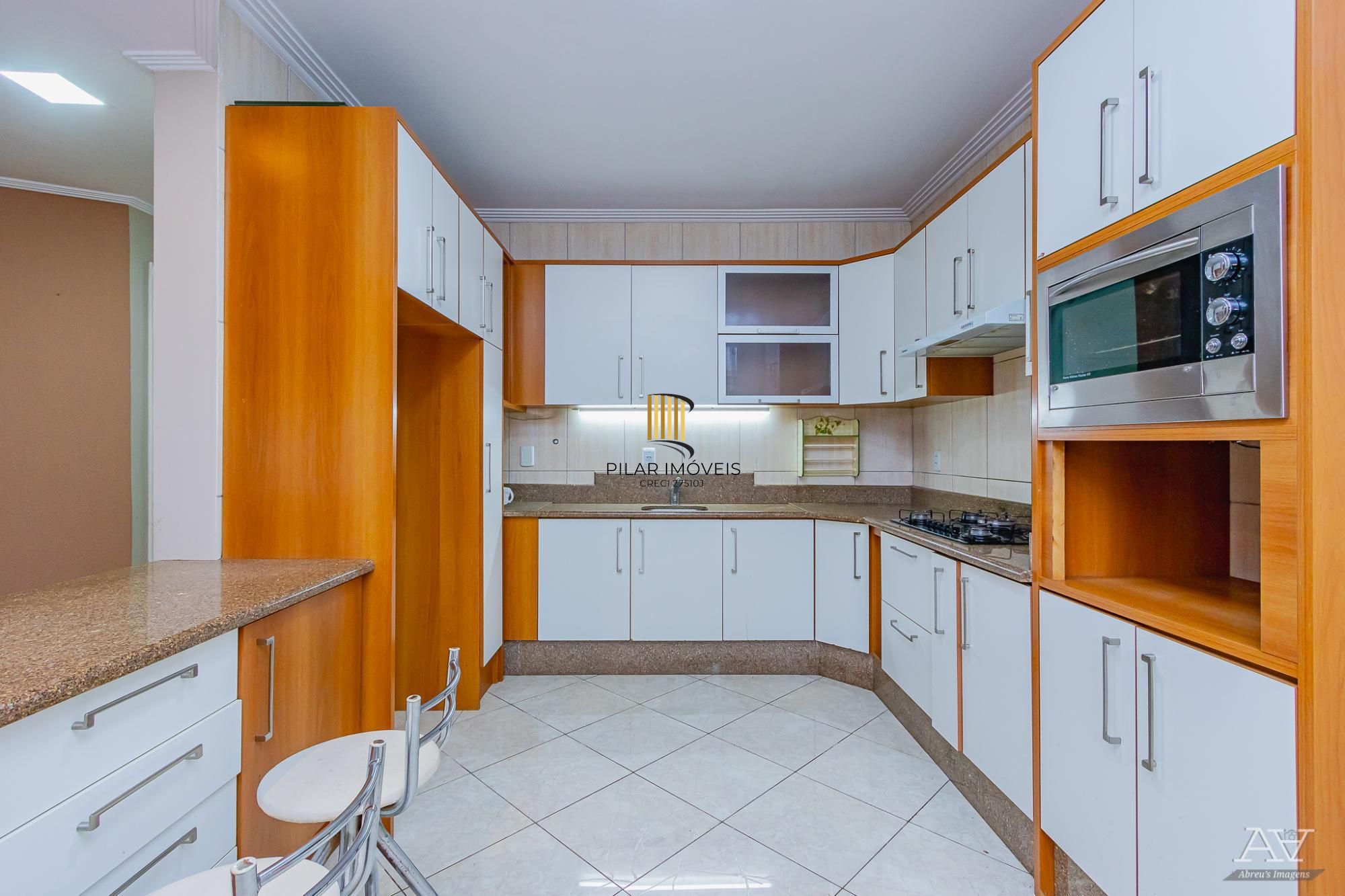 Linda Casa com 3 suítes no Santa Fé