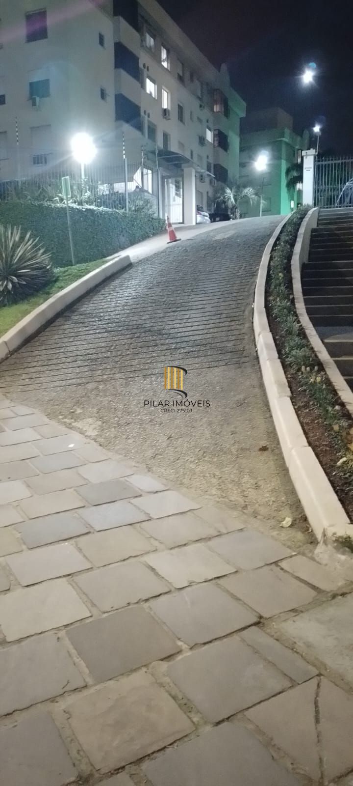 Apartamento de 02 quartos no Bairro: Teresópolis ao Lado do Shopping Bourbon