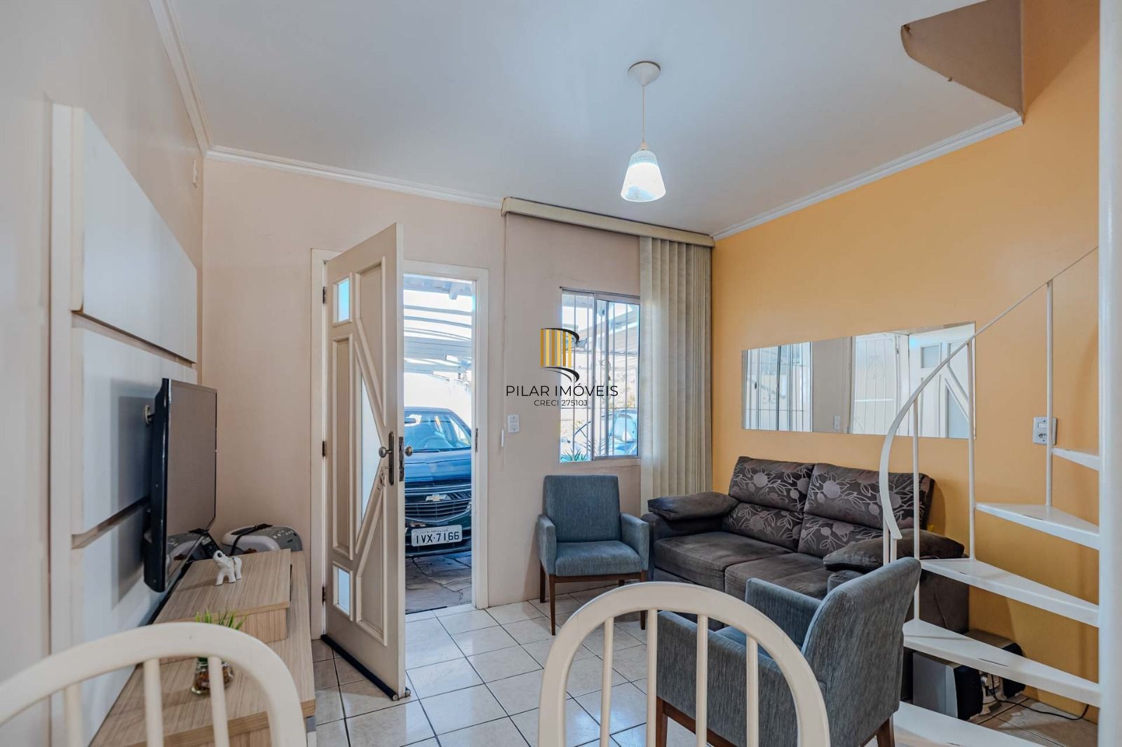 Sobrado com 2 ormitórios e 3 vagas de garagem