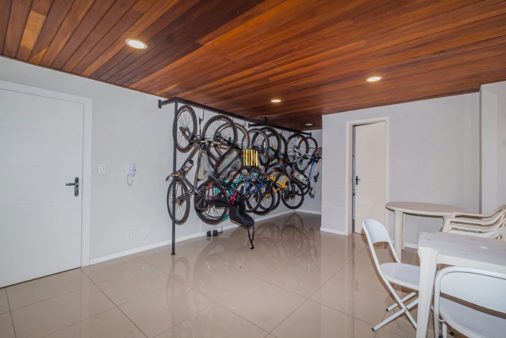 Bela Vista: Apartamento com 2 Dormitórios e 2 Vagas em Localização Privilegiada