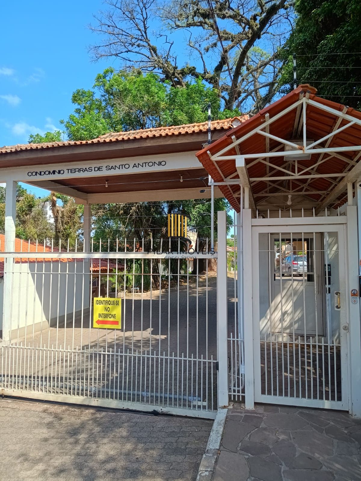 Sobrado 5 dorm em condominio com infra completa.