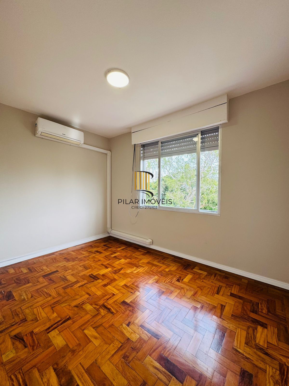 Apartamento com 2 quartos, 47m², reformado, bairro Petrópolis