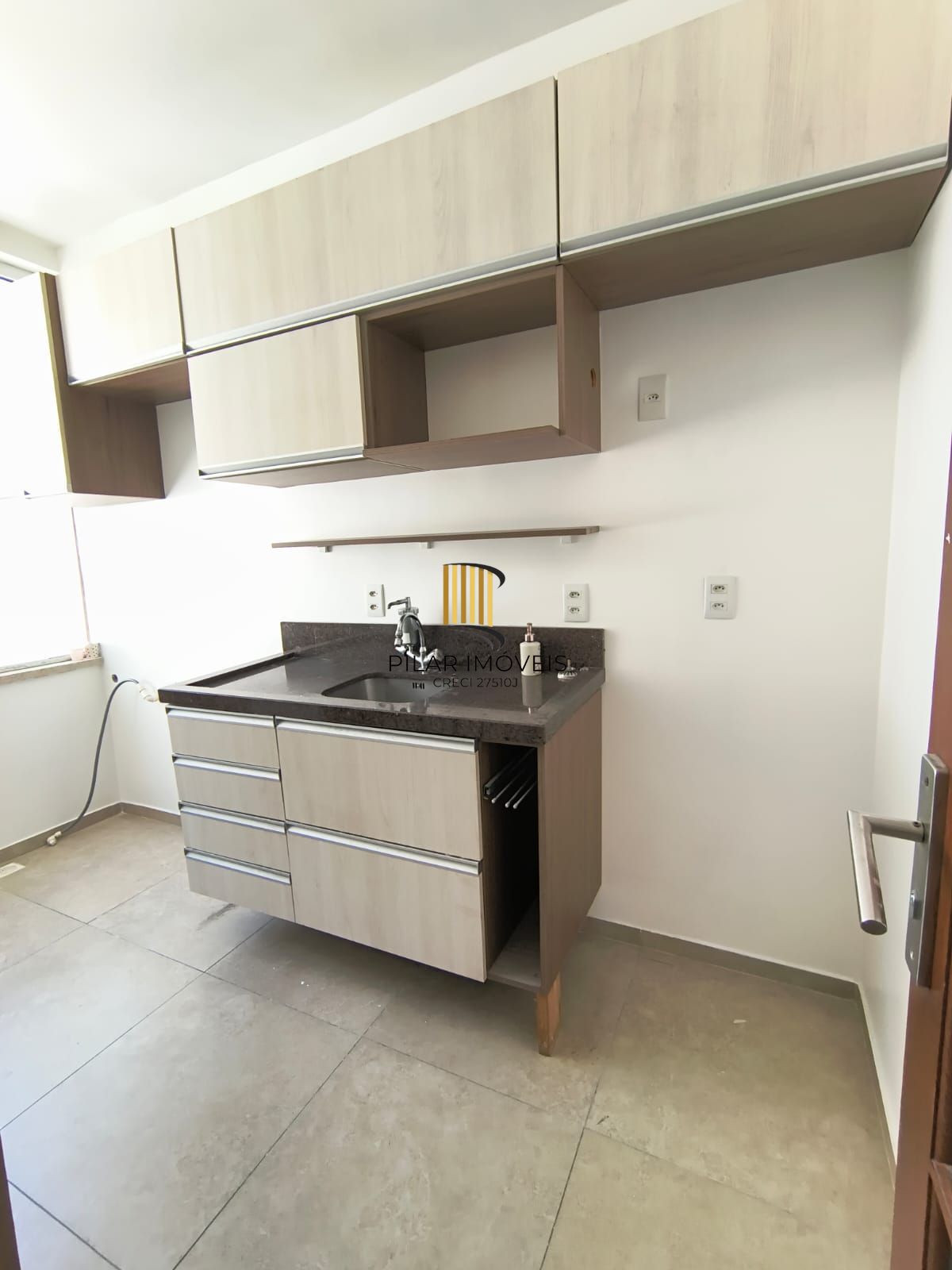 1 Dormitório semi mobiliado na melhor localização do centro histórico