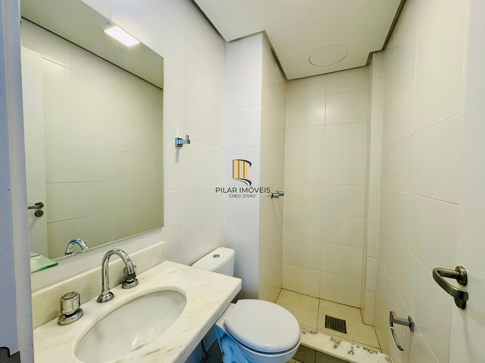 Apartamento 3 dormitórios com 1 suíte no bairro Petrópolis em Porto Alegre.