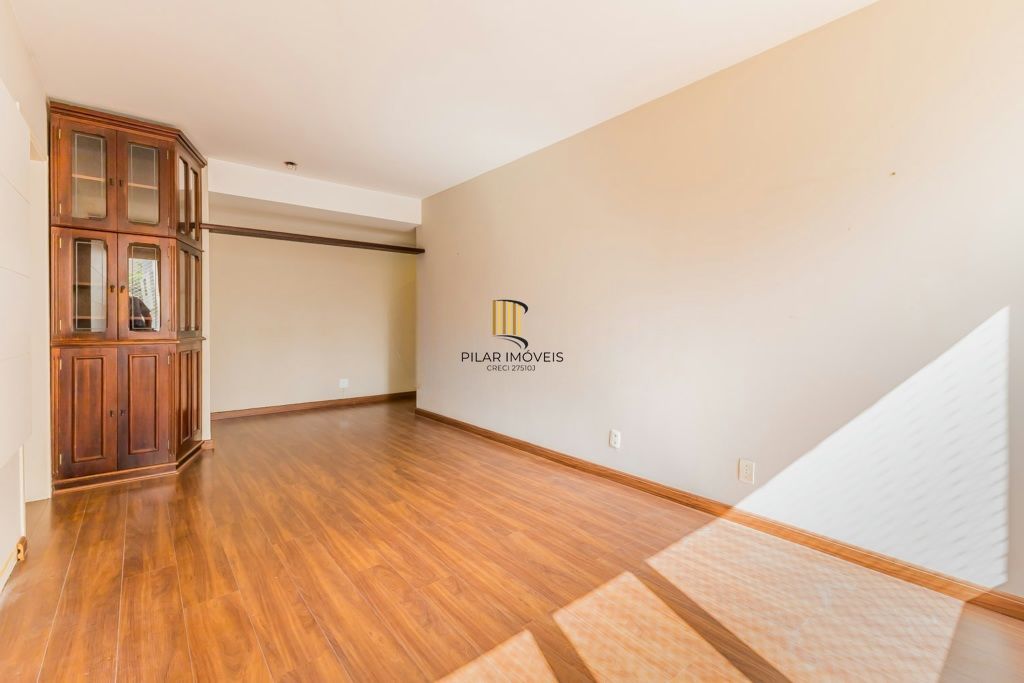 Apartamento com 2 Dormitórios, Churrasqueira, Elevador e Vaga no Petrópolis