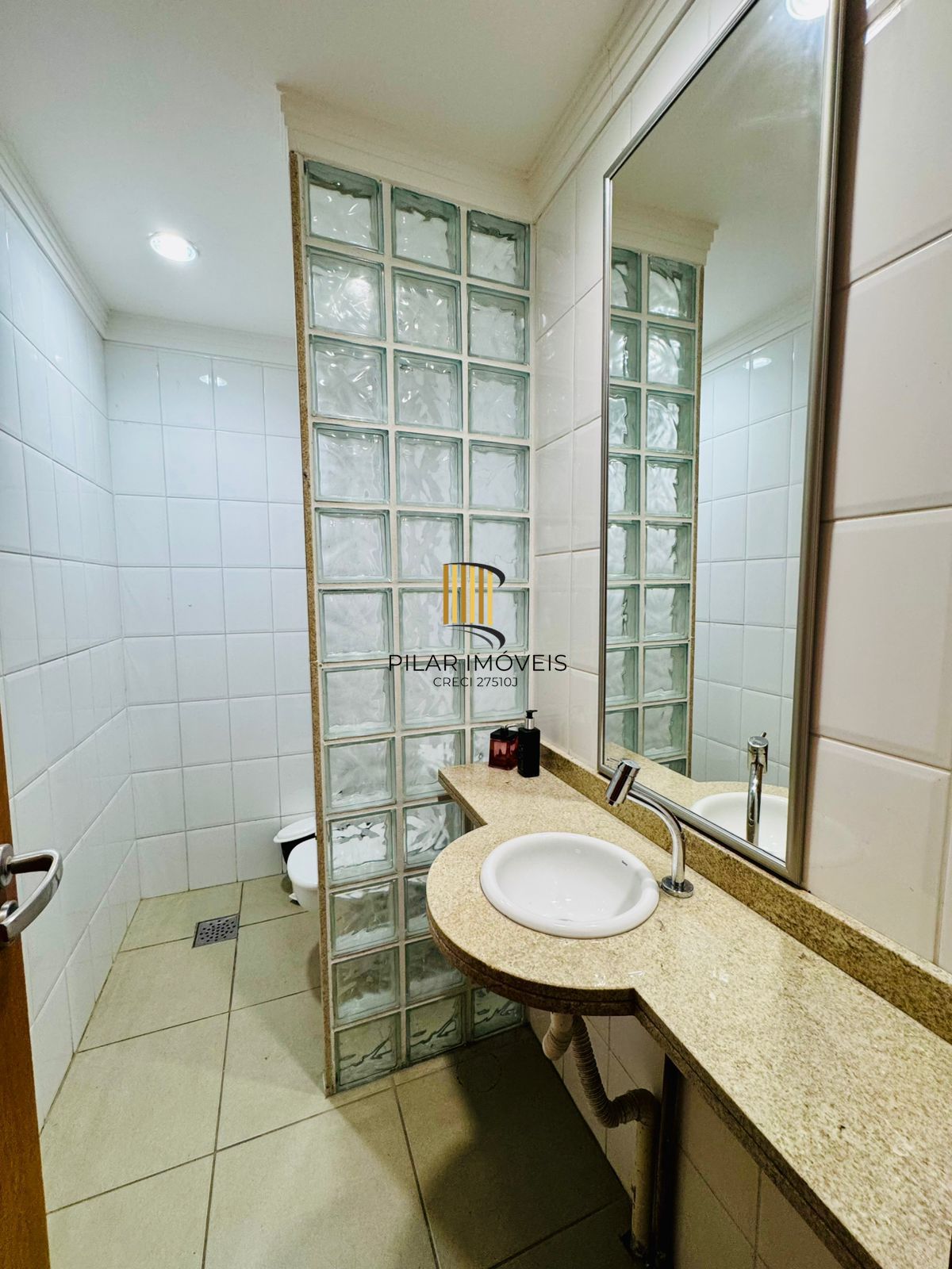 🏙️ Apartamento mobiliado à venda no coração do Petrópolis – Porto Alegre