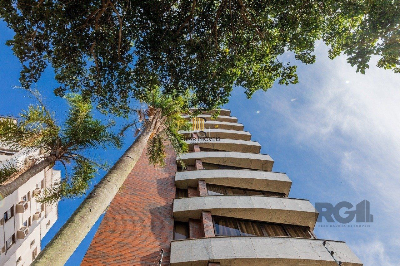 Apartamento de 2 dormitórios, com lareira e churrasqueira no bairro Petrópolis
