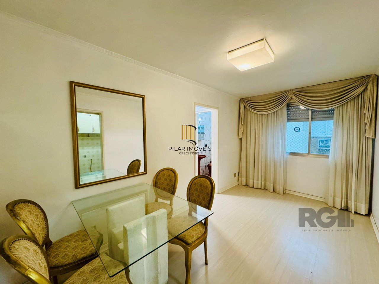 Apartamento 2 dormitórios no bairro Azenha