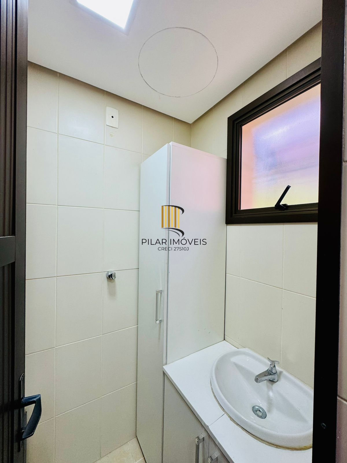 2 Dormitórios Semi Mobiliado com Churrasqueira e Vaga no Coração do Bairro Petrópolis