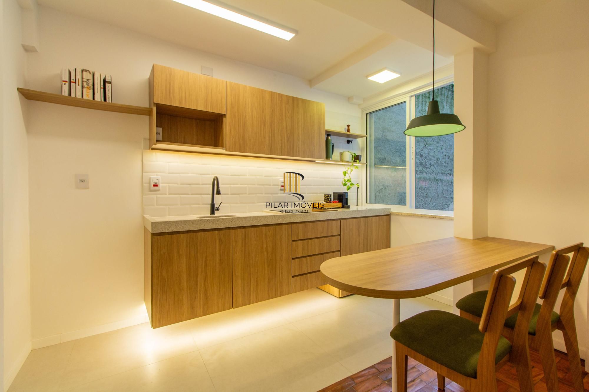 Apartamento Reformado e Semi Mobiliado no Bom Fim