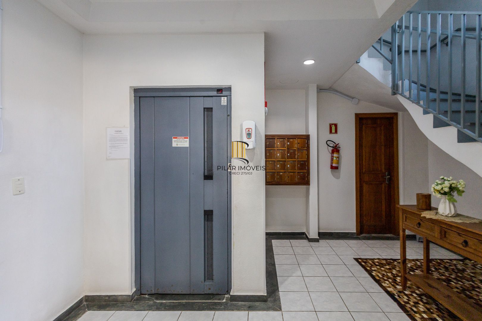 2 dormitórios com excelente localização e posiçã solar, junto ao Hospital de Clínicas