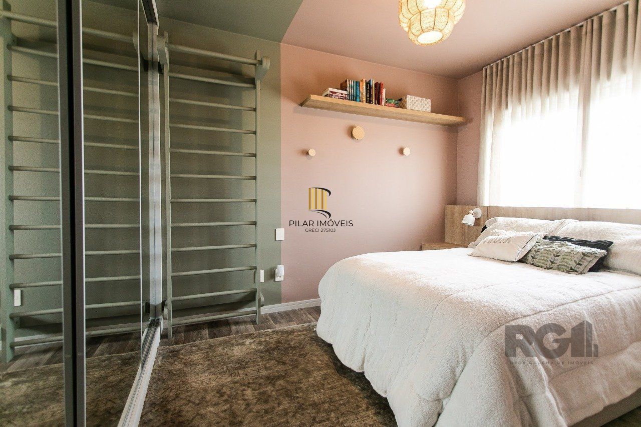 Apartamento de 2 dormitórios, com lareira e churrasqueira no bairro Petrópolis