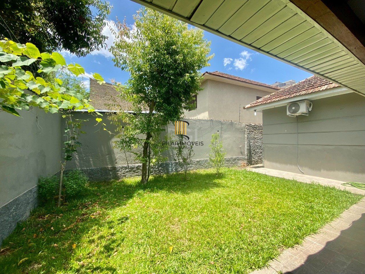 Casa 3 dormitórios no bairro Passo da Areia