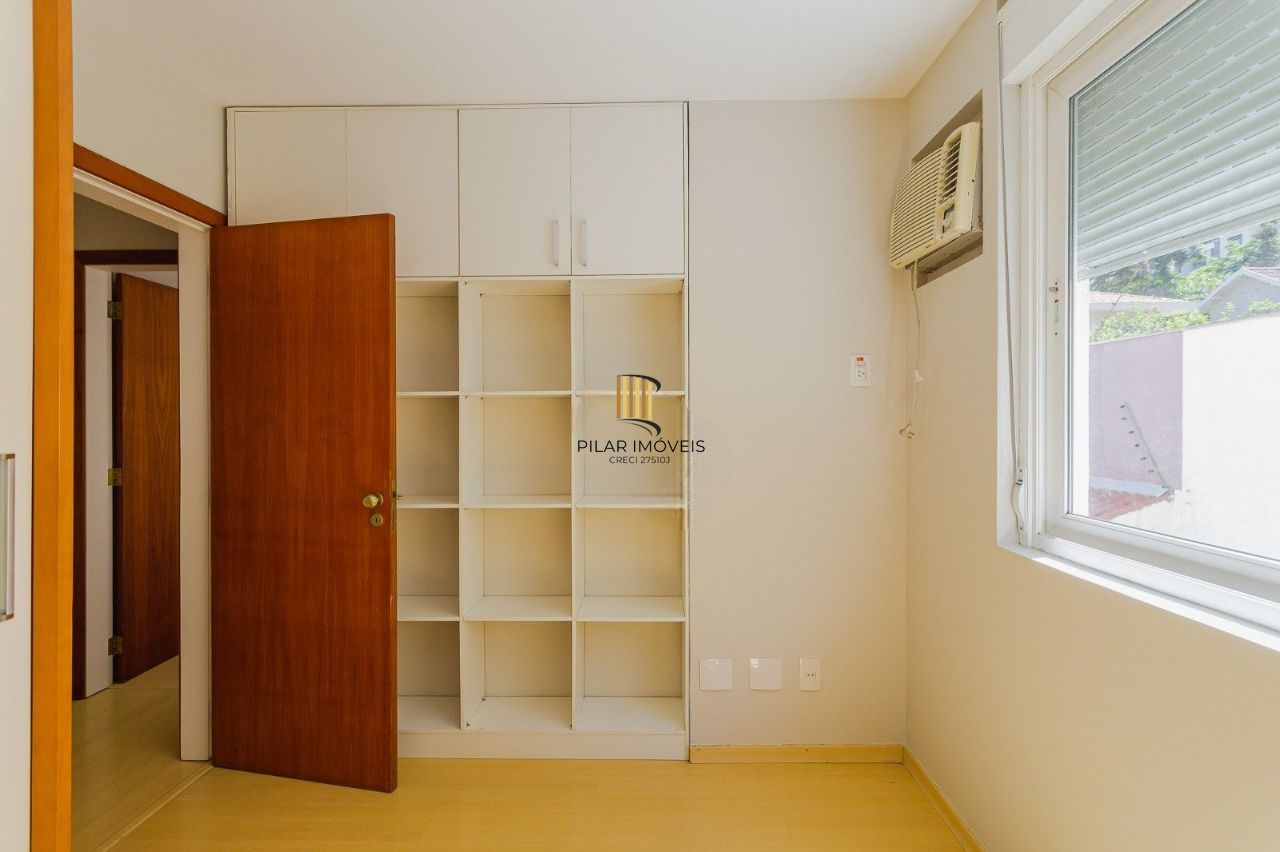 Cobertura charmosa com terraço e 2 vagas no Petrópolis