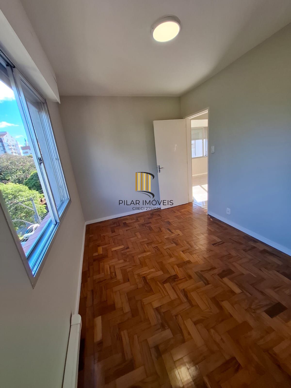 Apartamento com 2 quartos, 47m², reformado, bairro Petrópolis