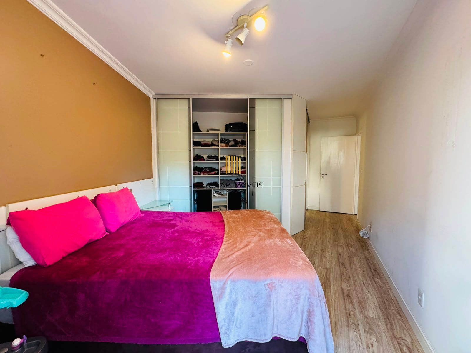 Bela Vista: Apartamento com 2 Dormitórios e 2 Vagas em Localização Privilegiada