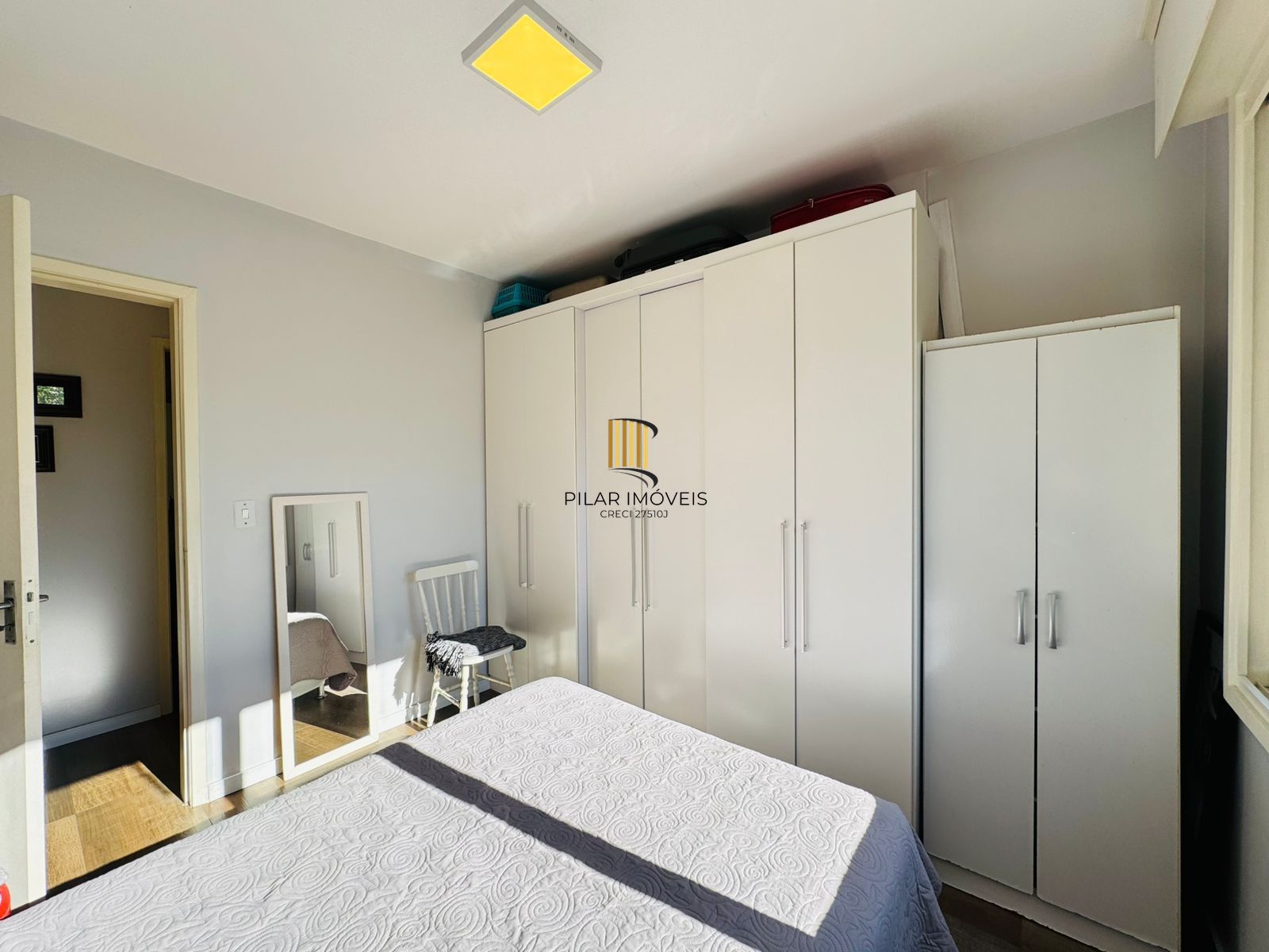 Apartamento Reformado, Ensolarado e a Poucos Passos da Redenção