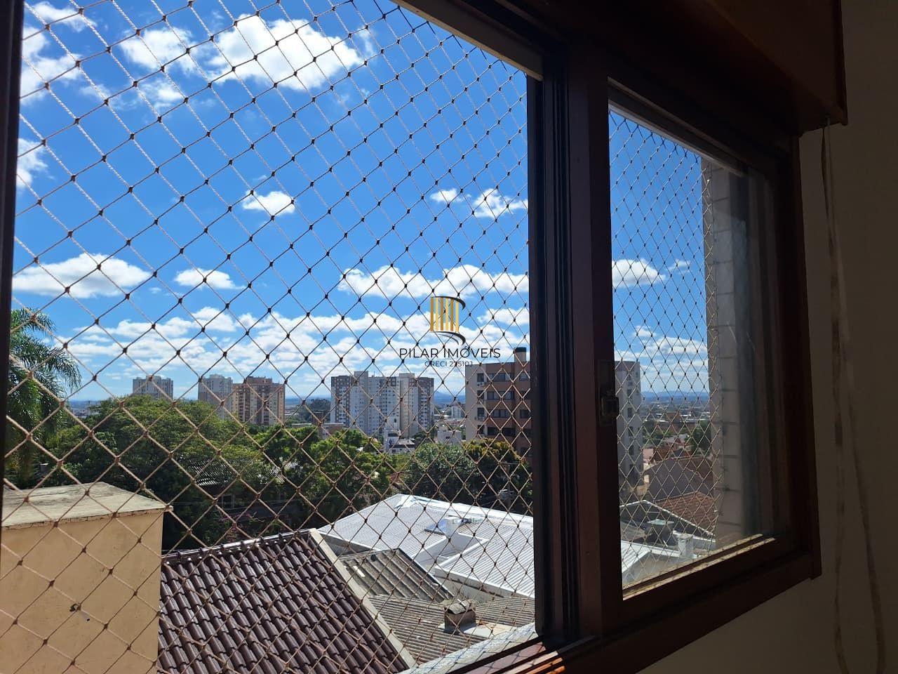 Amplo apartamento de 2D com suíte e vaga