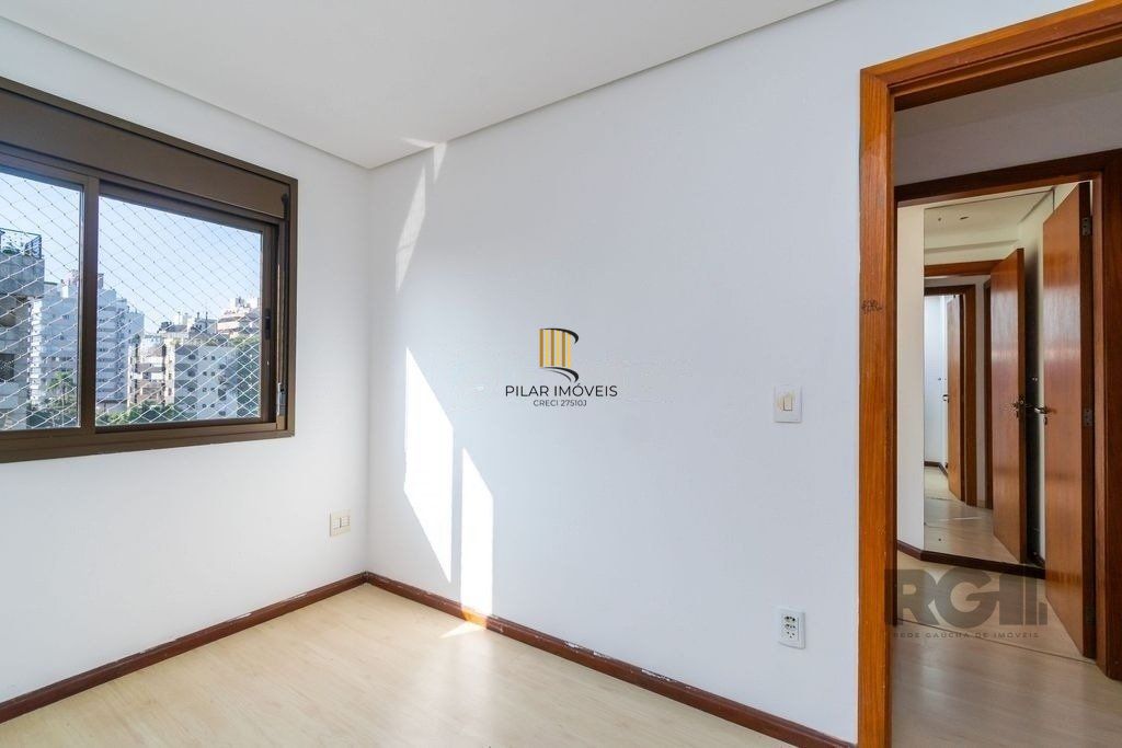 Duplex 3 dormitórios no bairro Mont Serrat