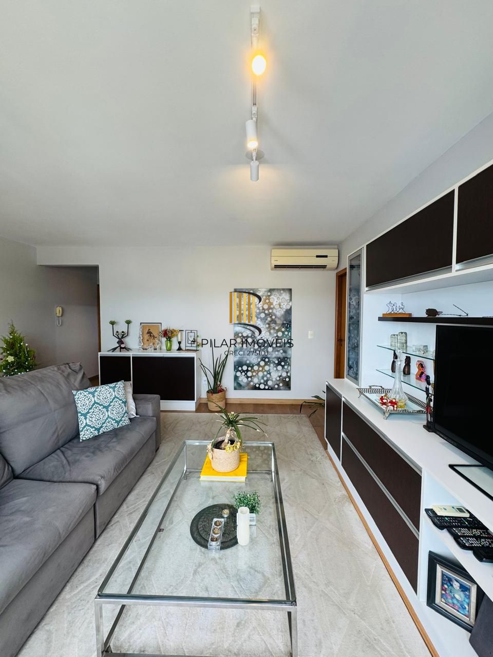 Apartamento 3 dormitórios, 3 banheiros e 2 vagas no Petrópolis