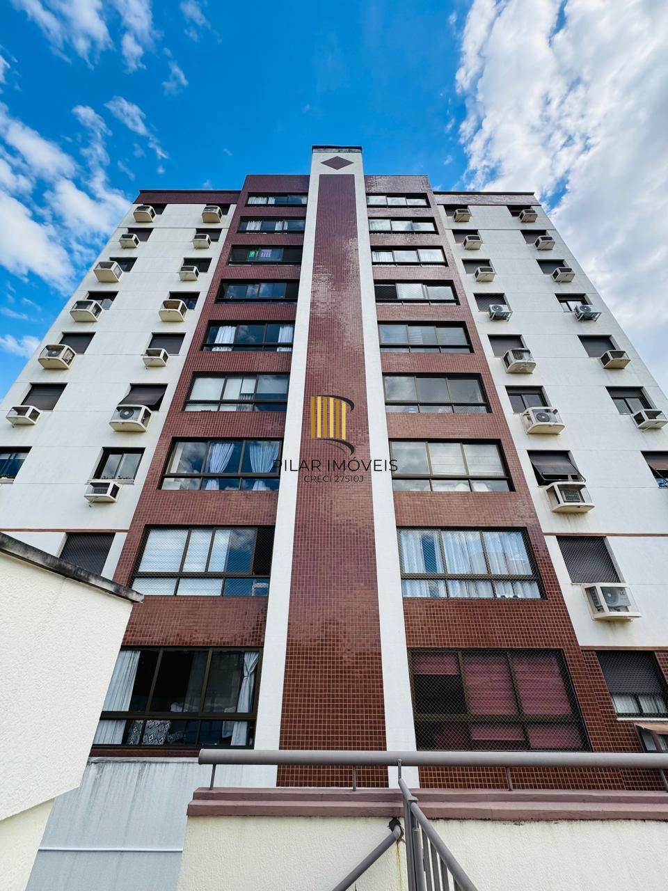 Apartamento 3 dormitórios, 3 banheiros e 2 vagas no Petrópolis