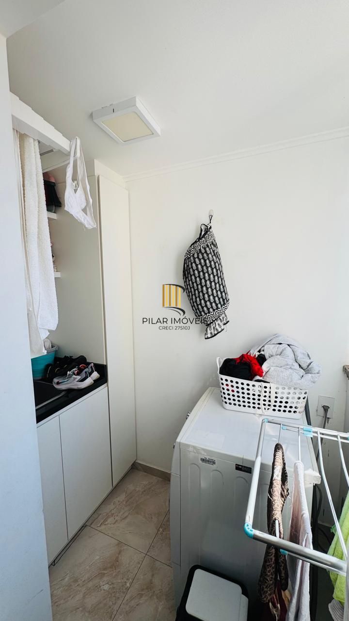 Apartamento 1 Dormitório Semimobiliado no Bairro Partenon