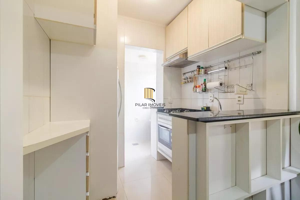 Apartamento de 1 Dormitório Semimobiliado